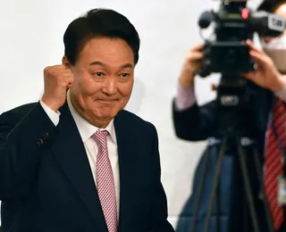 Ex-presidente da Coreia do Sul é condenado por tentativa de golpe