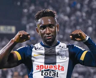 Ex-Vitória dá show com hat-trick e comanda goleada histórica por 8 a 0