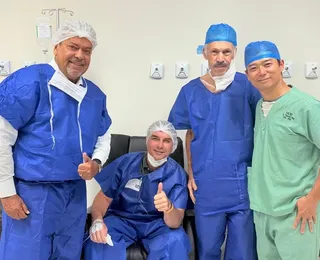 Flávio Bolsonaro passa por duas cirurgias em hospital de Brasília