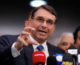 Flávio Bolsonaro reage à briga de Eduardo e Nikolas: “Angustiante”