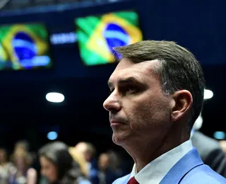 Flávio pede renúncia de Moraes por supostas conversas com Vorcaro