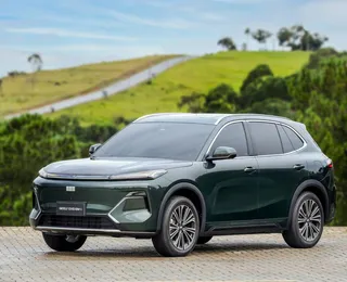 Geely lança SUV híbrido EX5 no Brasil com promessa de 1.300 km de autonomia