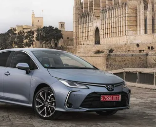 Guerra dos sedãs: Toyota reduz preço do Corolla para enfrentar a BYD
