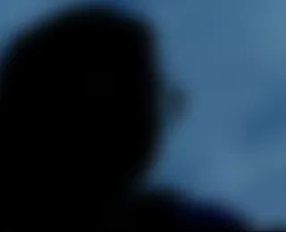 Hamburgueria condiciona salário a adolescente a decote e roupa curta