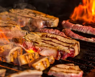 Homem é preso ao furtar mercado para fazer churrasco