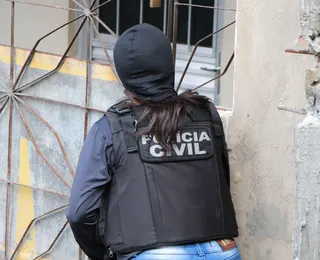 Homem é preso por amputar dedos da companheira no interior da Bahia
