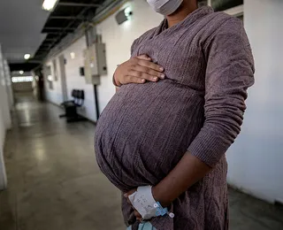 IA no WhatsApp: tecnologia baiana ajuda mães solo a gerir finanças em Salvador