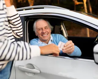 Idosos podem ser proibidos de dirigir aos 75 anos