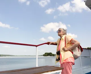 Idosos podem viajar de graça em lanchas e navios; saiba como