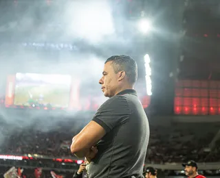 Jair Ventura diz que arbitragem "condicionou" derrota do Vitória