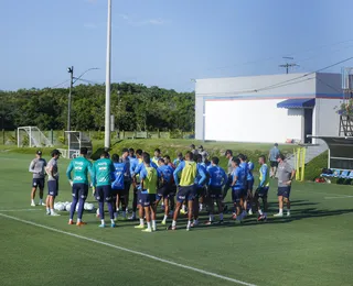 Joia da base vira opção do Bahia para final do baiano contra o Vitória