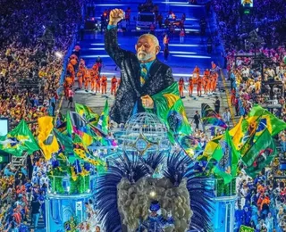 Lula é o 1º presidente em exercício a ser homenageado por escola de samba