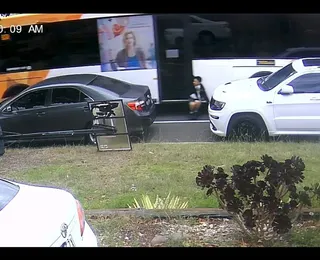 Menino de 12 anos é arrastado por ônibus escolar por 350 metros
