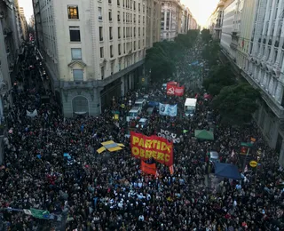Milei veta lei de orçamento universitário e provoca onda de protestos