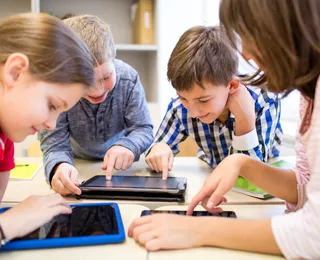 Minecraft x Roblox: escolas e famílias usam jogos eletrônicos como aliados da educação