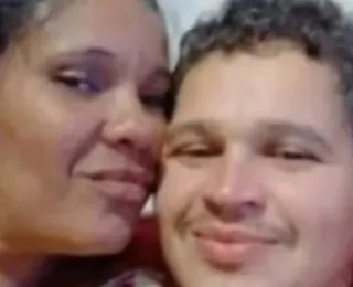 Mulher é esfaqueada dentro de casa e companheiro é encontrado morto