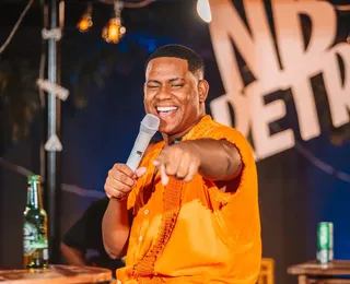 Músico de banda de arrocha recebe descarga elétrica durante show