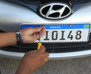 Não trocou a placa? Conheça 4 situações em que você pode ser multado