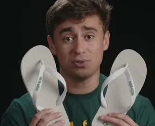 Nikolas Ferreira divulga marca de chinelo 'Pé Direito' após polêmica com Havaianas