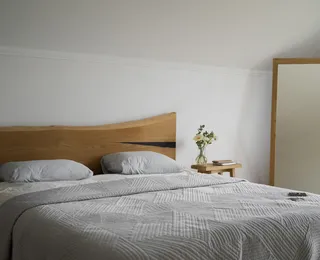 Onde não colocar a cama no quarto: erros que prejudicam o sono