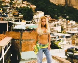 Pague R$ 200 e encare fila de 2h por vídeo de drone na laje da Rocinha