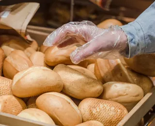Pão de sal pode causar câncer? Estudo acende alerta sobre consumo diário