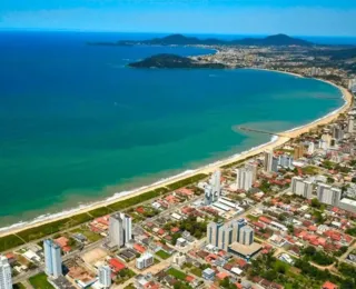 Paraíso turístico abre concurso com vagas que pagam até R$ 6 mil