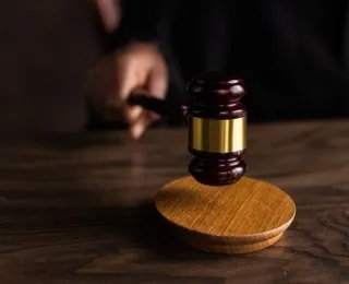 Poze e comparsa são condenados por execução de jovem em Salvador