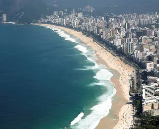 Praia brasileira está entre as melhores do mundo em 2026; saiba qual