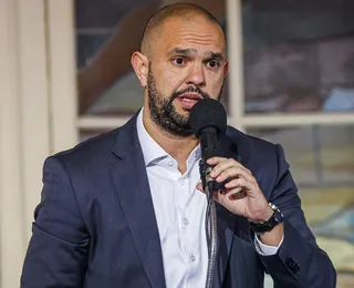 Presidente do Fluminense reclama de arbitragem e cita lance do Bahia