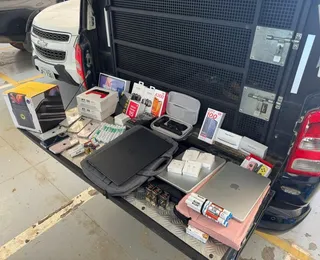 PRF apreende canetas emagrecedoras, anabolizantes e eletrônicos em carro na Bahia