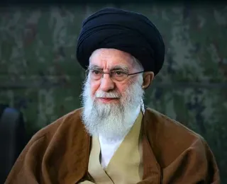 Quem foi Ali Khamenei, o aiatolá que comandou o Irã por mais de 30 anos