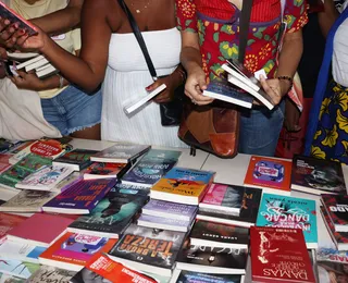 Quer livros grátis? Evento troca doações por leitura em Salvador