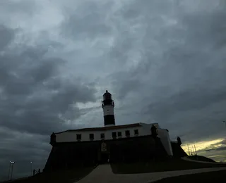 Salvador odeia o trabalhador? Chuva em feriados vira tendência em 2026