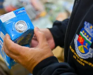 Supermercado é interditado com 1,8 tonelada de alimentos vencidos