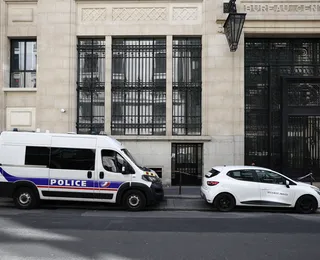 Suspeitos de participação em atentado a banco de Paris são presos