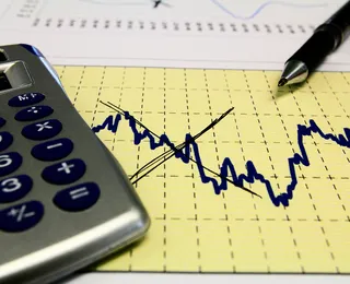 Taxa de juros cai após dois anos; saiba o que muda no seu bolso