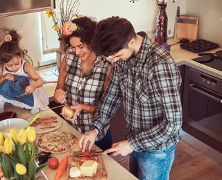 Tem filhos? Vilarejo oferece moradia gratuita e trabalho para famílias
