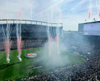 Time recém-criado quebra recorde e lota estádio com futebol feminino