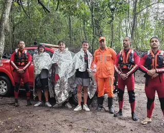 Turistas ingleses ficam mais de 24 horas ilhados e são resgatados em trilha na Bahia