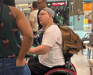 Vídeo: Herbert Vianna é flagrado tocando em shopping de Salvador