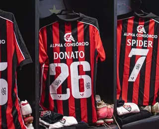 Vitória homenageia Wagner Moura antes de jogo no Barradão