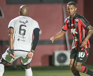 Volta dos três zagueiros? Vitória pode ter mudanças contra a Chape