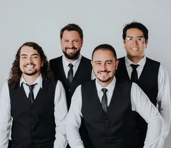 Beatles e Belchior ganham tributos em noite especial em Salvador