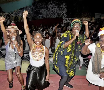 Bob Marley é celebrado com shows, cinema e samba-reggae em Salvador