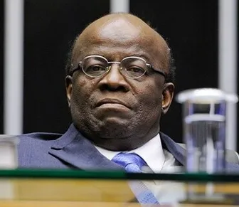 DC filia Joaquim Barbosa e pode sacar candidatura de Aldo Rebelo