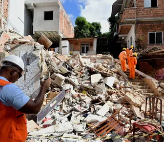 Doze famílias seguem desabrigadas após desabamento em Salvador