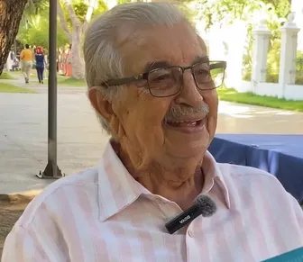 Literatura baiana: Florisvaldo Mattos lança livro de poemas sensoriais