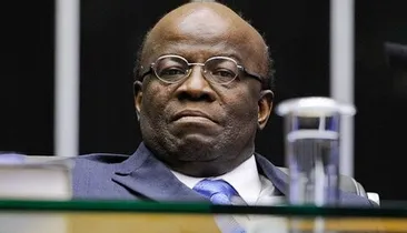 DC filia Joaquim Barbosa e pode sacar candidatura de Aldo Rebelo