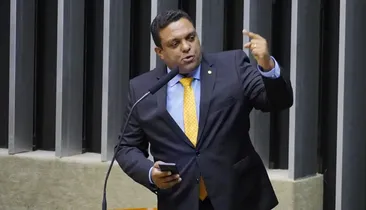 Deputado de direita critica Flávio Bolsonaro por ligação com Vorcaro